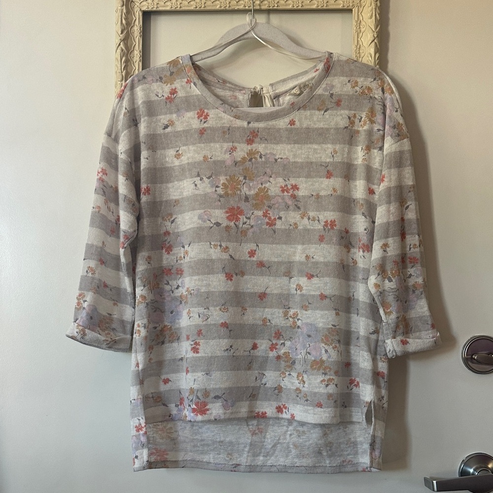 LC LAUREN CONRAD | Floral Striped 3/4 Sleeve Top - Picture 2 of 13
